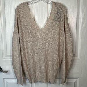 Moon & Madison Sz L Tan Twist Back Sweater Vneck